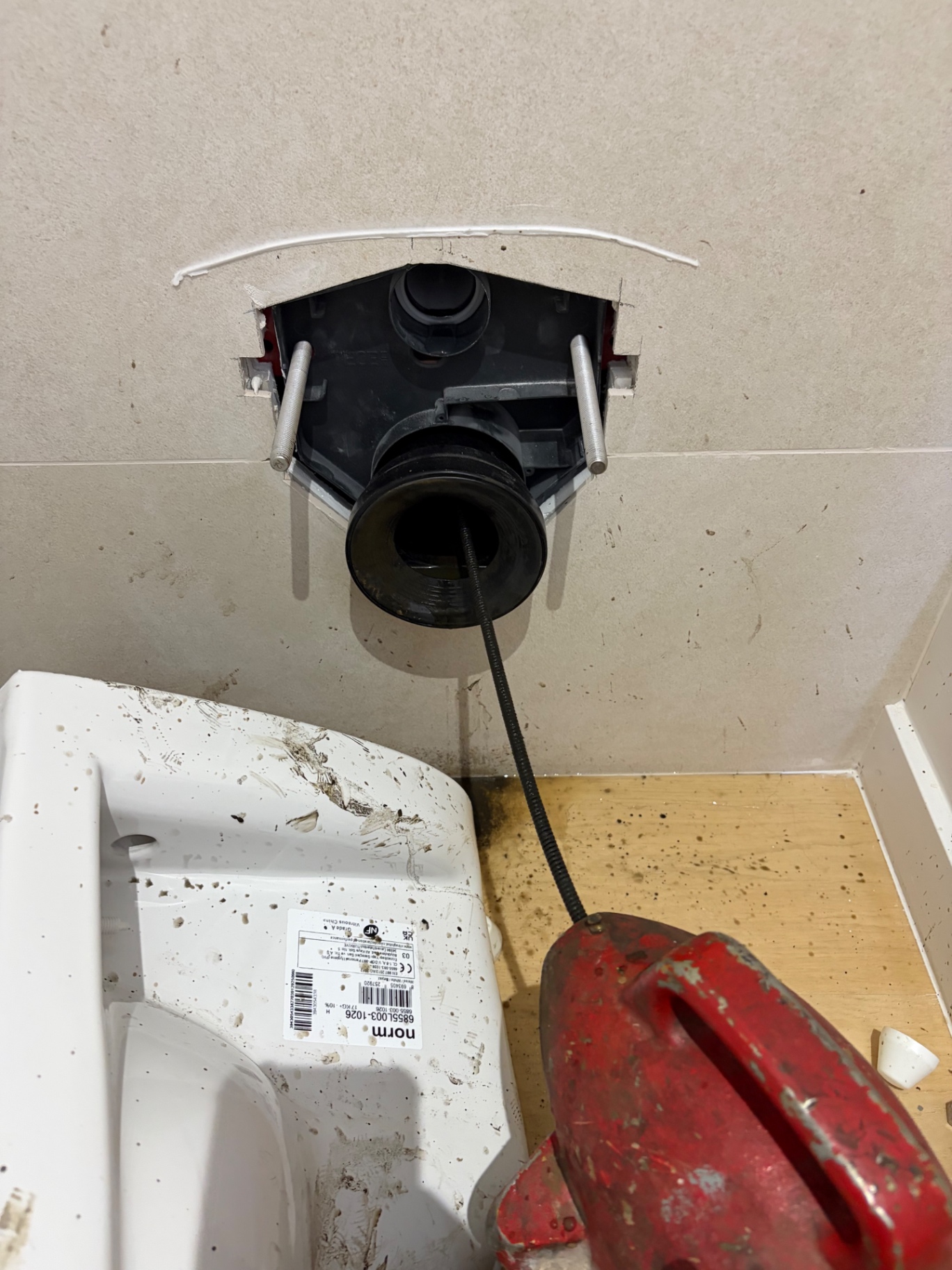 Débouchage WC au furet électrique